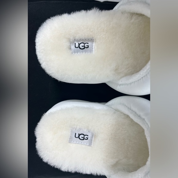 UGG Maxi Slide Logo Shoes / Slides / Platforms - White & Black - Women’s Size 7 - Picture 8 of 14